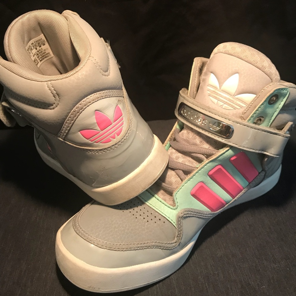 SALE🎈Adidas Sneakers🎉